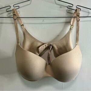 Victoria Secret Bra ~ 34D ~ Nude